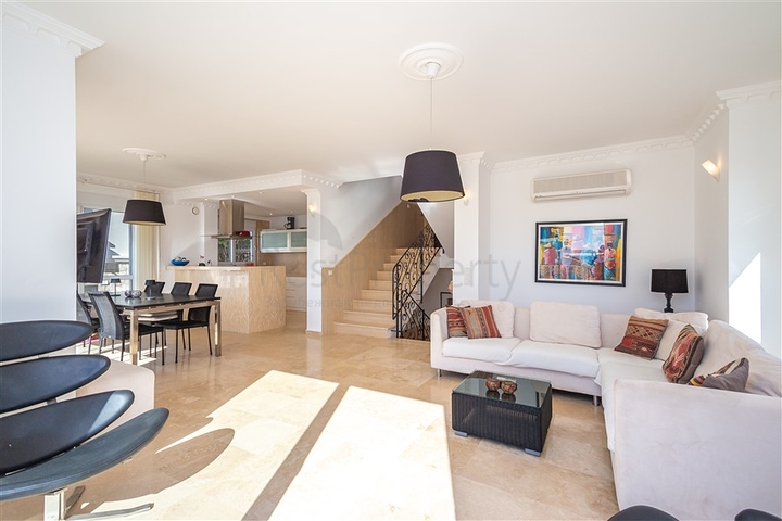 Luxusvilla mit Meerblick in der prestigeträchtigen Gegend von Konalka