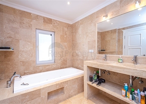 Luxusvilla mit Meerblick in der prestigeträchtigen Gegend von Konalka