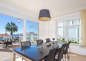 Luxusvilla mit Meerblick in der prestigeträchtigen Gegend von Konalka