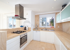 Luxusvilla mit Meerblick in der prestigeträchtigen Gegend von Konalka