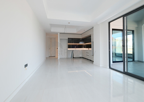 Moderne Wohnung am Meer im angesehenen Stadtteil Türkler