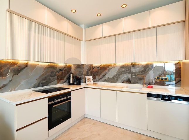 Modern eingerichtete Wohnung 200 Meter vom Meer entfernt in Tosmur