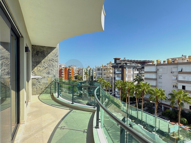 Modern eingerichtete Wohnung 200 Meter vom Meer entfernt in Tosmur