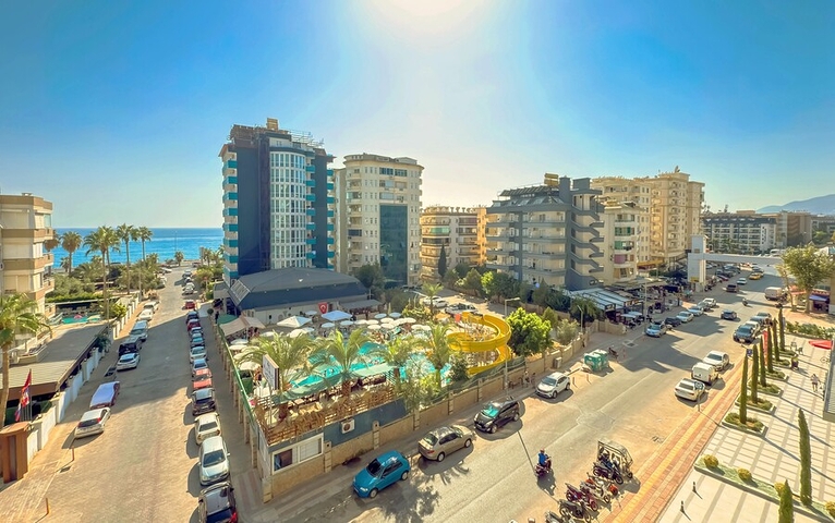 Modern eingerichtete Wohnung 200 Meter vom Meer entfernt in Tosmur