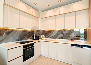 Modern eingerichtete Wohnung 200 Meter vom Meer entfernt in Tosmur