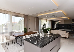 Villen im neuen Komplex des Bezirks Kargicak