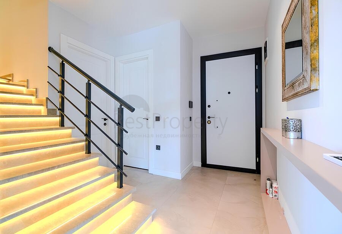 Luxuriöses 4+1 Penthouse mit Panoramablick auf das Meer im Zentrum von Alanya