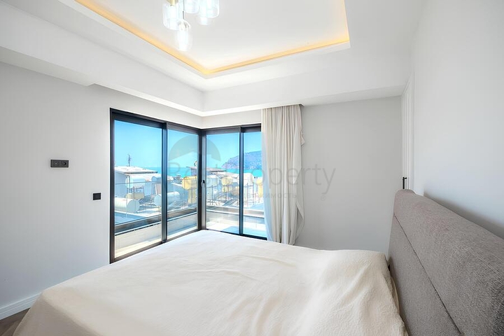Luxuriöses 4+1 Penthouse mit Panoramablick auf das Meer im Zentrum von Alanya