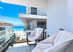 Luxuriöses 4+1 Penthouse mit Panoramablick auf das Meer im Zentrum von Alanya