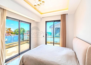 Luxuriöses 4+1 Penthouse mit Panoramablick auf das Meer im Zentrum von Alanya