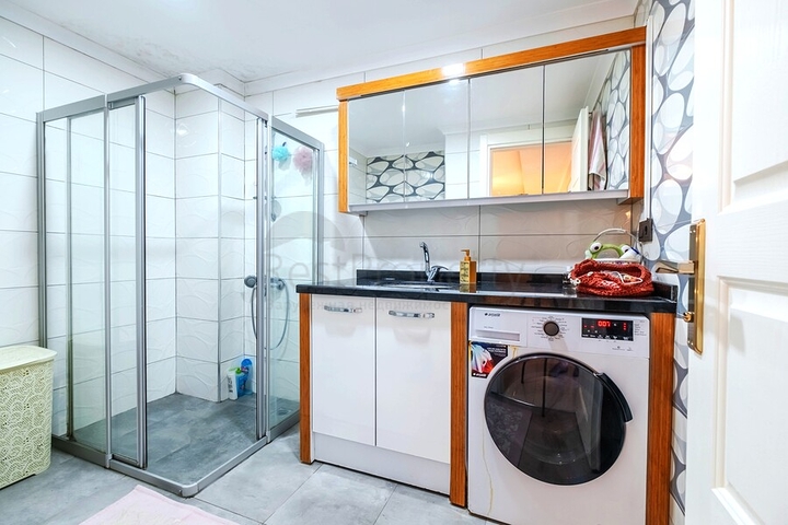 Geräumige 5+1 Maisonette mit Garten in der prestigeträchtigen Gegend von Oba