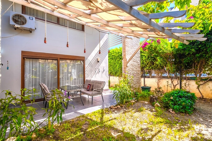 Geräumige 5+1 Maisonette mit Garten in der prestigeträchtigen Gegend von Oba