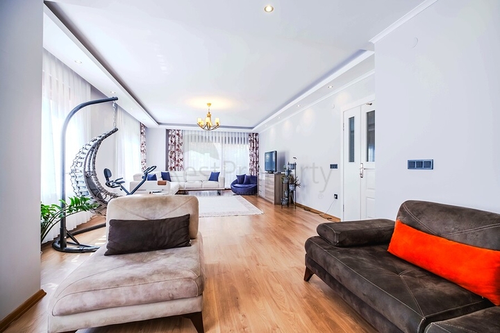 Geräumige 5+1 Maisonette mit Garten in der prestigeträchtigen Gegend von Oba