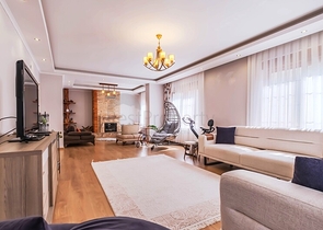 Geräumige 5+1 Maisonette mit Garten in der prestigeträchtigen Gegend von Oba