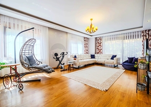 Geräumige 5+1 Maisonette mit Garten in der prestigeträchtigen Gegend von Oba