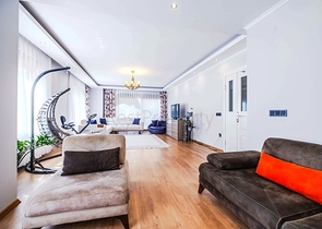 Geräumige 5+1 Maisonette mit Garten in der prestigeträchtigen Gegend von Oba