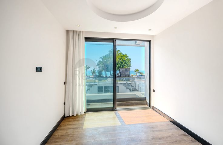 2+1 Wohnung mit direkter Nähe zum Meer in der Nähe von Oba