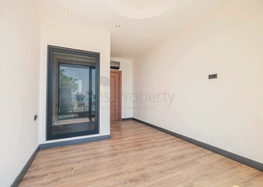 2+1 Wohnung mit direkter Nähe zum Meer in der Nähe von Oba