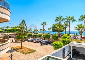 2+1 Wohnung mit direkter Nähe zum Meer in der Nähe von Oba