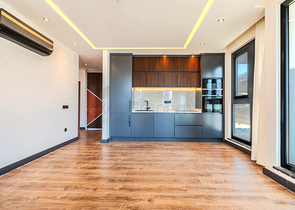 2+1 Wohnung mit direkter Nähe zum Meer in der Nähe von Oba