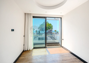 2+1 Wohnung mit direkter Nähe zum Meer in der Nähe von Oba