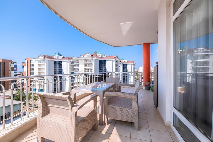 2+1 Apartment mit Meerblick in der Gegend von Cikcilli/Alanya