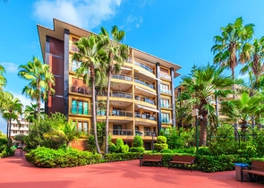 Geräumige 3+1-Wohnung mit separater Küche am Meer im Zentrum von Alanya