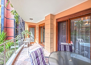 Geräumige 3+1-Wohnung mit separater Küche am Meer im Zentrum von Alanya