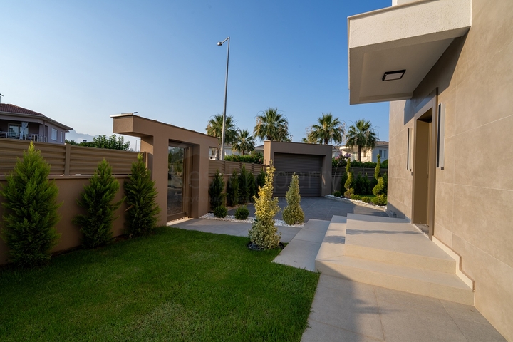 Zum Verkauf выставленны индевидуальные Villa Schnitt 4+1 in der Gegend von Kemer - Antalya 