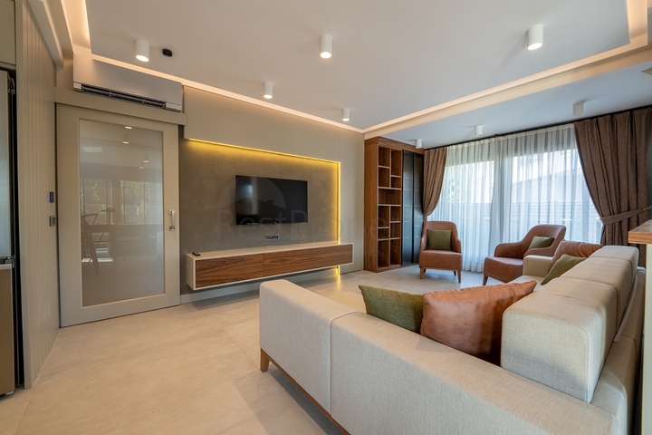 Zum Verkauf выставленны индевидуальные Villa Schnitt 4+1 in der Gegend von Kemer - Antalya 