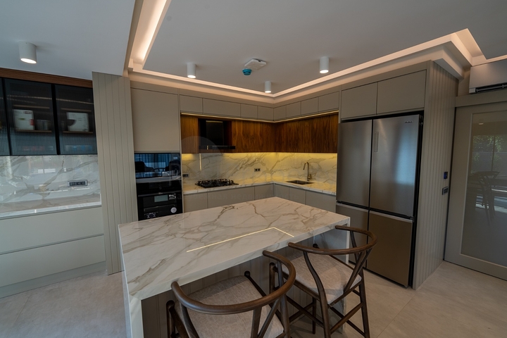 Zum Verkauf выставленны индевидуальные Villa Schnitt 4+1 in der Gegend von Kemer - Antalya 