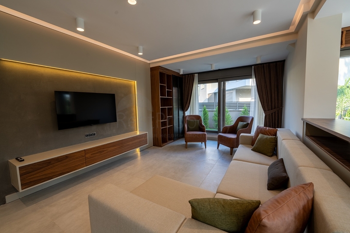 Zum Verkauf выставленны индевидуальные Villa Schnitt 4+1 in der Gegend von Kemer - Antalya 