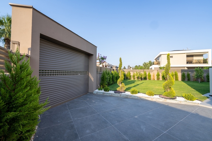 Zum Verkauf выставленны индевидуальные Villa Schnitt 4+1 in der Gegend von Kemer - Antalya 