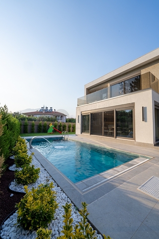 Zum Verkauf выставленны индевидуальные Villa Schnitt 4+1 in der Gegend von Kemer - Antalya 