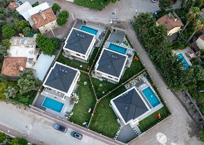 Zum Verkauf выставленны индевидуальные Villa Schnitt 4+1 in der Gegend von Kemer - Antalya 