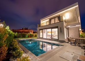 Zum Verkauf выставленны индевидуальные Villa Schnitt 4+1 in der Gegend von Kemer - Antalya 