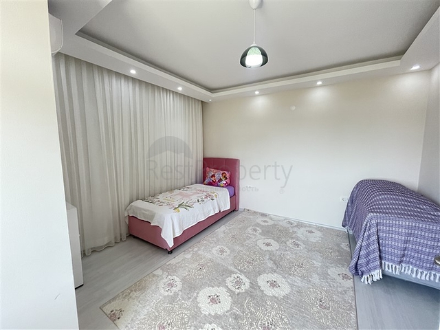 Geräumiges Penthouse in Djikcilli mit Meerblick