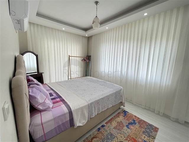 Geräumiges Penthouse in Djikcilli mit Meerblick