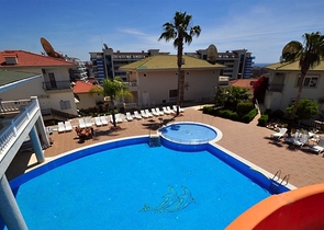 Geräumiges Penthouse in Djikcilli mit Meerblick