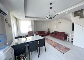 Geräumiges Penthouse in Djikcilli mit Meerblick