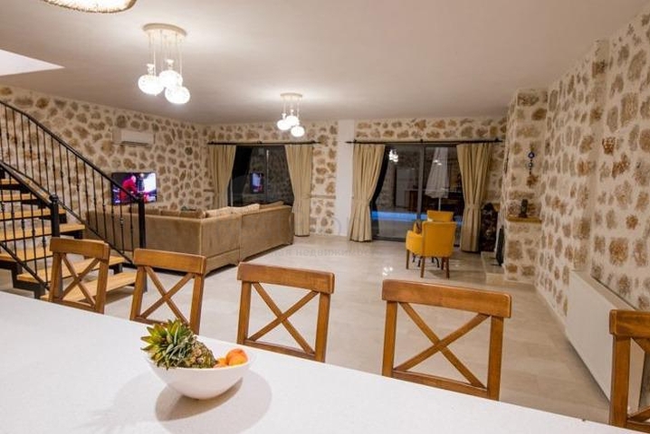 Zum Verkauf stehen zwei Villen im Stadtteil Kas Antalya  Zum Verkauf stehen zwei Villen im Stadtteil Kas Antalya