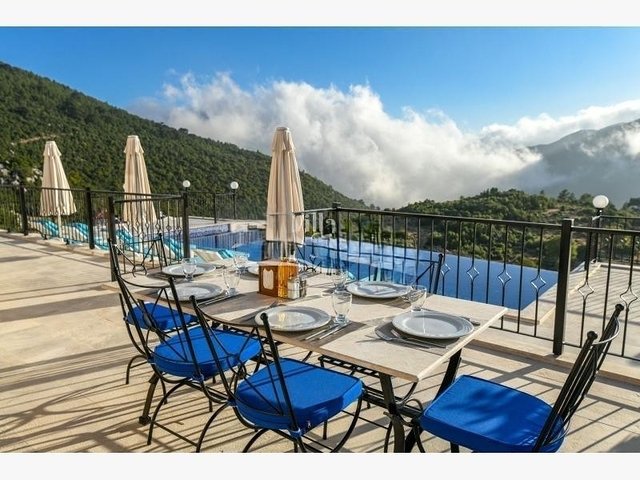 Zum Verkauf stehen zwei Villen im Stadtteil Kas Antalya  Zum Verkauf stehen zwei Villen im Stadtteil Kas Antalya