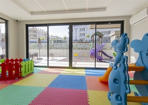 Moderne Wohnung in einer gehobenen Gegend von Oba