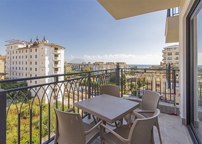 Moderne Wohnung in einer gehobenen Gegend von Oba