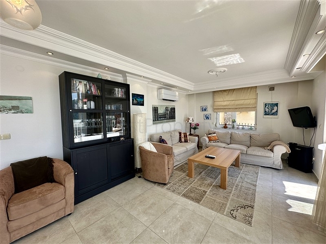 Geräumige Villa mit Panoramablick auf das Meer in Alanya