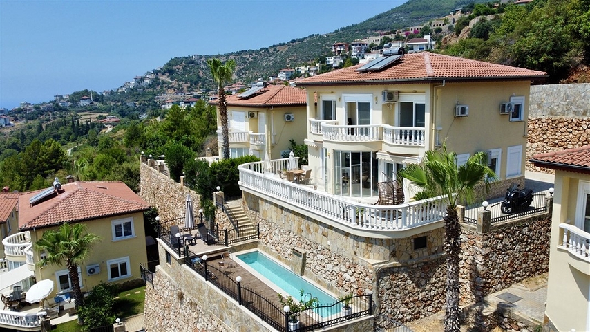 Geräumige Villa mit Panoramablick auf das Meer in Alanya