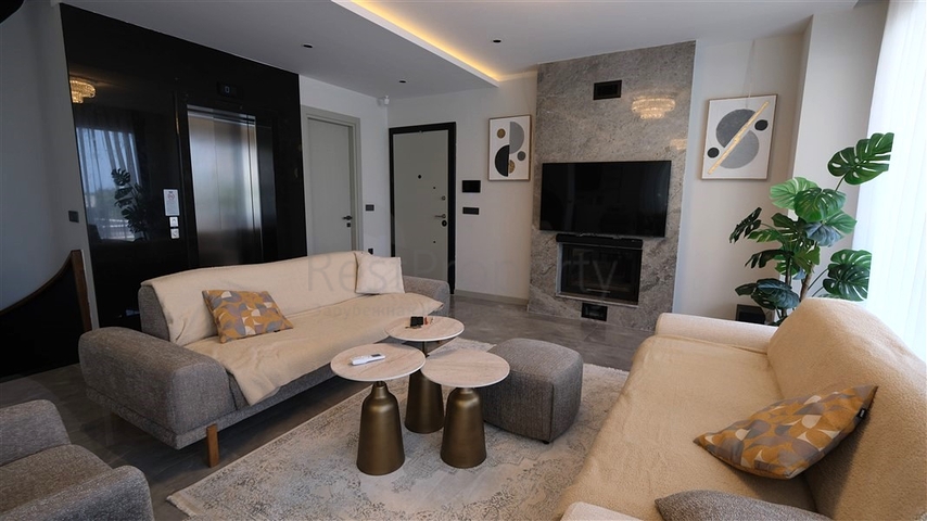 Moderne Villa mit Panoramablick auf das Meer in Kargicak