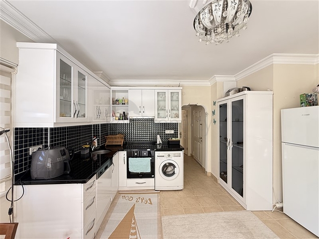 Geräumige 1+1-Wohnung, nur 100 Meter vom Meer entfernt, in beide Richtungen