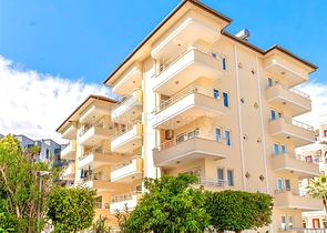 Geräumige 1+1-Wohnung, nur 100 Meter vom Meer entfernt, in beide Richtungen