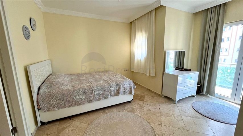 Geräumige 2+1-Wohnung mit Pool und entwickelter Infrastruktur im Zentrum von Mahmutlar